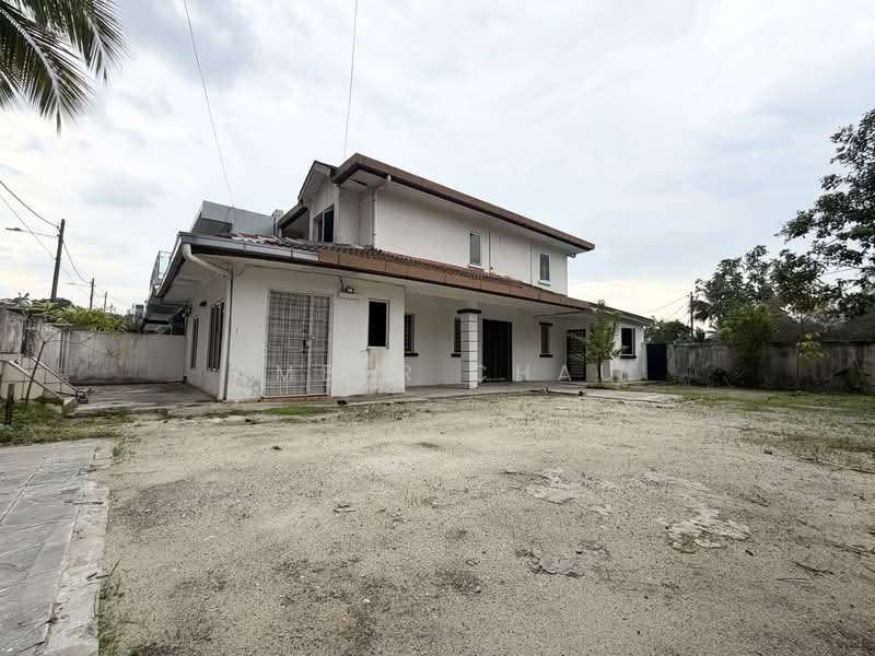 2-storey Terraced House for Sale in Bandar Putra Permai (Seri Kembangan) - Amber Chau - Exterior - PropertyGuru.com.my