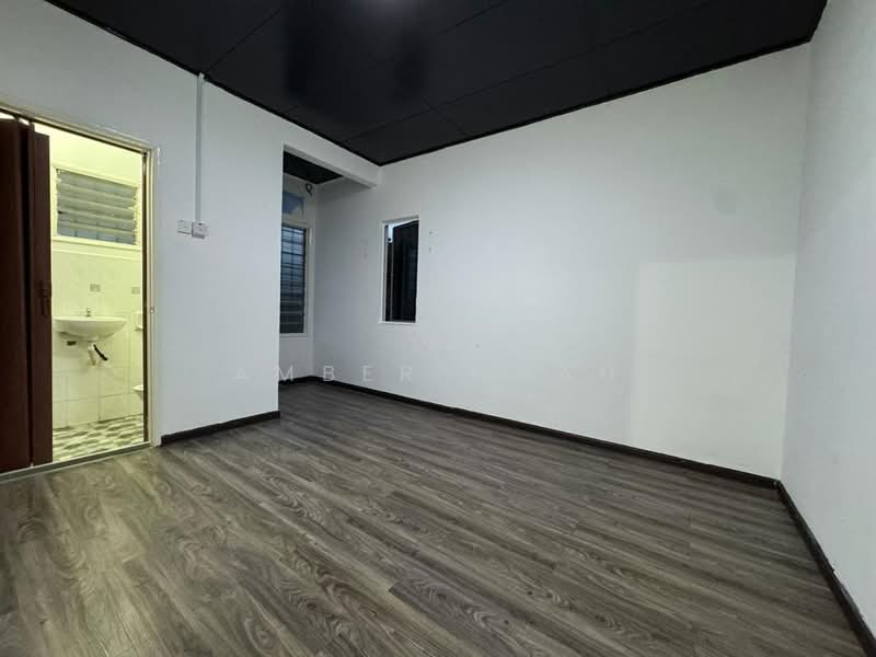 2-storey Terraced House for Sale in Bandar Putra Permai (Seri Kembangan) - Amber Chau - Interior - PropertyGuru.com.my