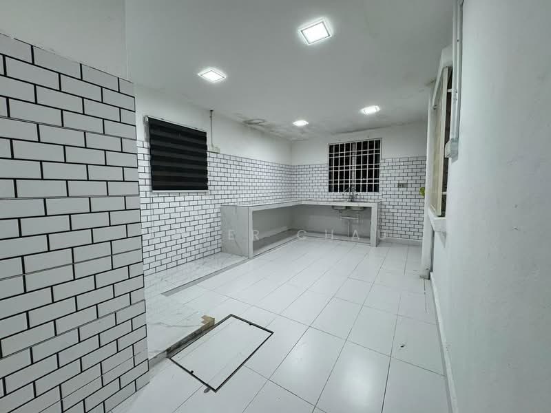 2-storey Terraced House for Sale in Bandar Putra Permai (Seri Kembangan) - Amber Chau - Kitchen - PropertyGuru.com.my