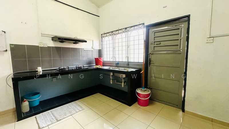 1-storey Terraced House for Sale in Taman Seri Krubong (Krubong) - Phang Seow Ling - Kitchen - PropertyGuru.com.my
