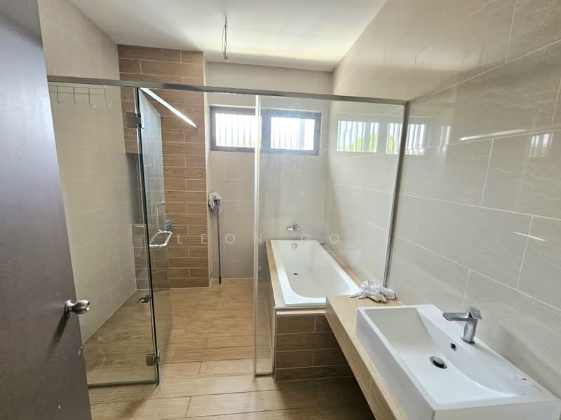 Semi-Detached House for Sale in Eco Sanctuary (Telok Panglima Garang) - Leon Goh - Bathroom - PropertyGuru.com.my