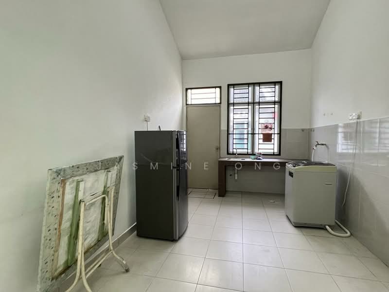 1-storey Terraced House for Rent in Bandar Putra (Kulai) - Jasmine Ong - Kitchen - PropertyGuru.com.my
