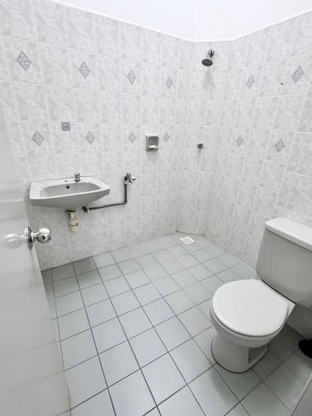 2-storey Terraced House for Rent in Taman Putri Kulai (Kulai) - Nick Low - Bathroom - PropertyGuru.com.my