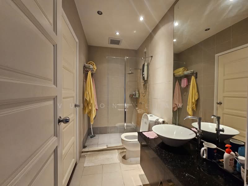 Condominium for Sale at Jesselton Condominium - Vui Onn Liaw - Bathroom - PropertyGuru.com.my