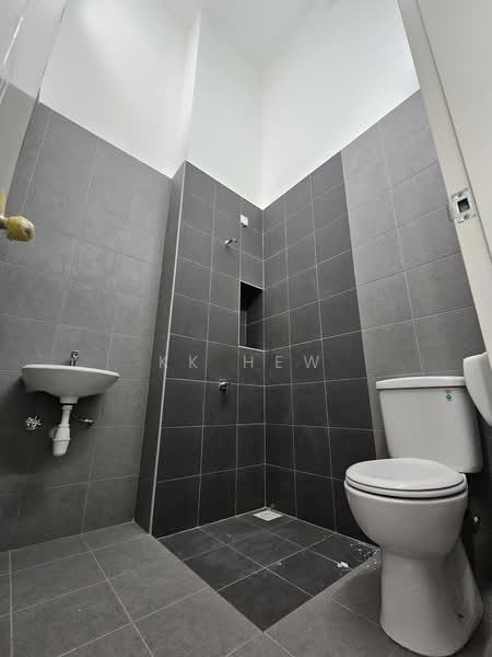 Rumah Teres 2 Tingkat untuk Dijual di Eco Forest (Semenyih) - KK HEW - Bathroom - PropertyGuru.com.my