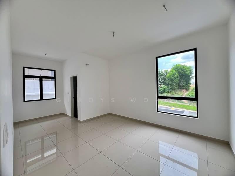 Rumah Teres untuk Dijual di Taman Desa Tebrau (Tebrau) - Gladys Wong - Living Room - PropertyGuru.com.my
