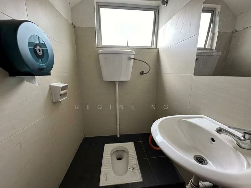 Kilang untuk Dijual di Johor Bahru (Johor) - Regine Ng - Bathroom - PropertyGuru.com.my