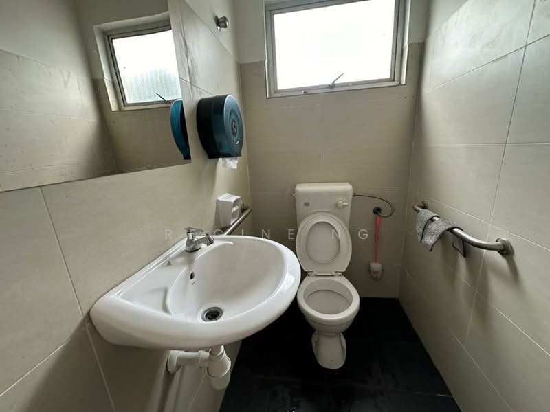 Kilang untuk Dijual di Johor Bahru (Johor) - Regine Ng - Bathroom - PropertyGuru.com.my