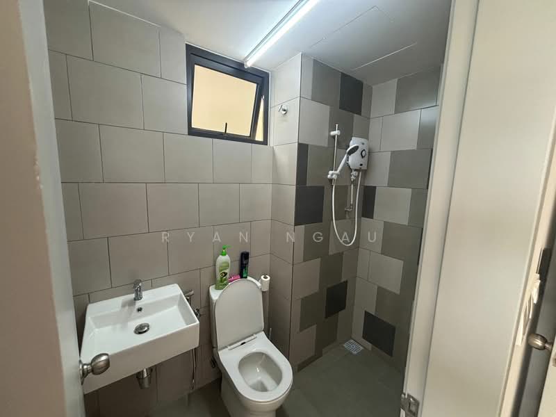 Servis Apartment untuk Disewa di Helix2 @ PJ South - Ryan Ngau - Bathroom - PropertyGuru.com.my
