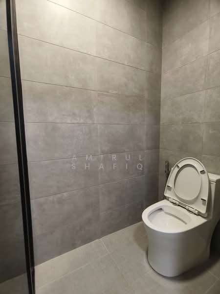 Servis Apartment untuk Disewa di Cubic Botanical - Amirul Shafiq - Bathroom - PropertyGuru.com.my