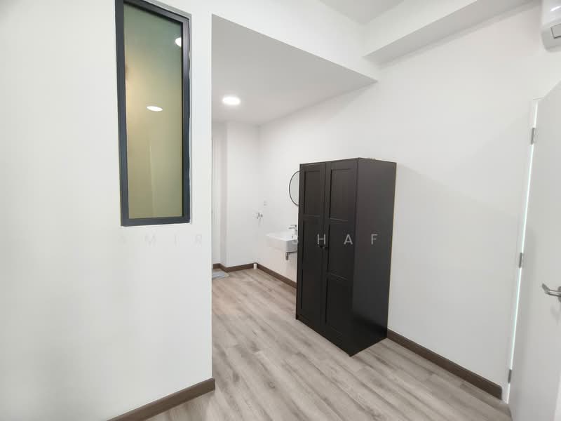 Servis Apartment untuk Disewa di Cubic Botanical - Amirul Shafiq - Bathroom - PropertyGuru.com.my