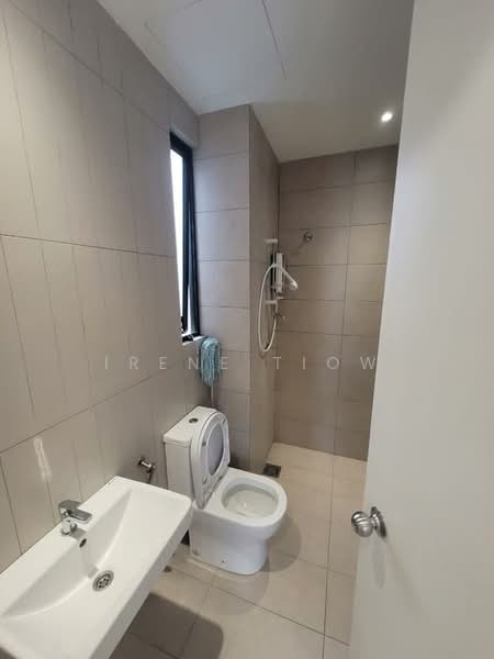 Servis Apartment untuk Disewa di Kenwingston Avenue - Irene Tiow - Bathroom - PropertyGuru.com.my