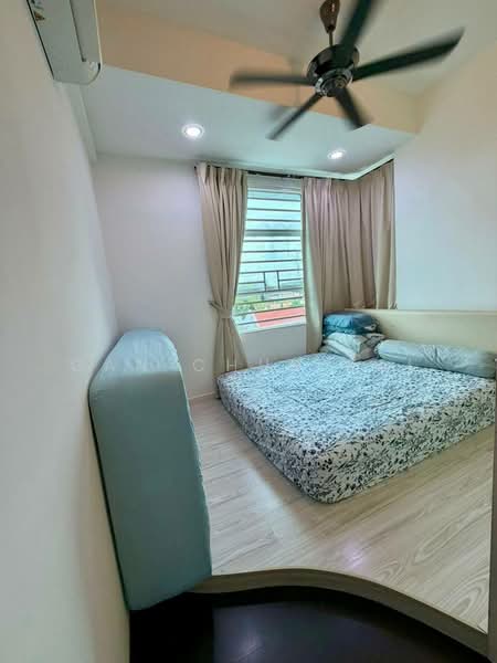 Kondominium untuk Disewa di The Oasis - Gan Chun Kai - Bedroom - PropertyGuru.com.my
