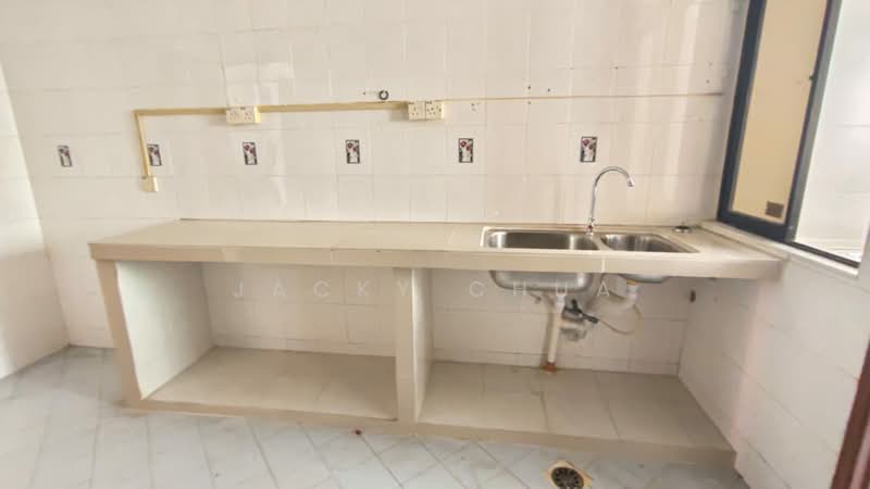 Rumah Teres 2 Tingkat untuk Dijual di Taman Sutera (Johor Bahru) - Jacky Chua - Kitchen - PropertyGuru.com.my