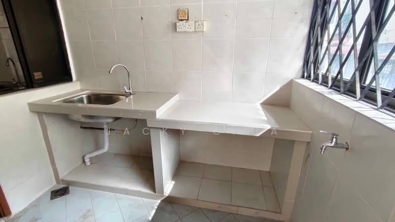 Rumah Teres 2 Tingkat untuk Dijual di Taman Sutera (Johor Bahru) - Jacky Chua - Kitchen - PropertyGuru.com.my