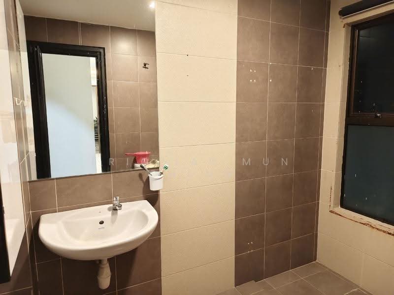 Kondominium untuk Disewa di Atmosfera Kondominium - Eric Lau Mun Chung - Bathroom - PropertyGuru.com.my