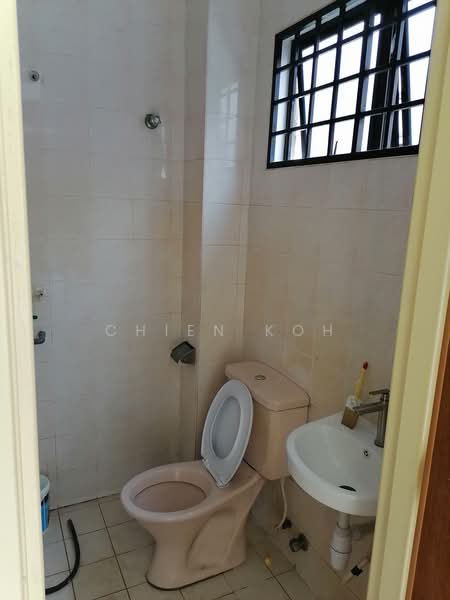 2.5-storey Terraced House for Rent in Petaling Jaya (Selangor) - Chien Koh - Bathroom - PropertyGuru.com.my