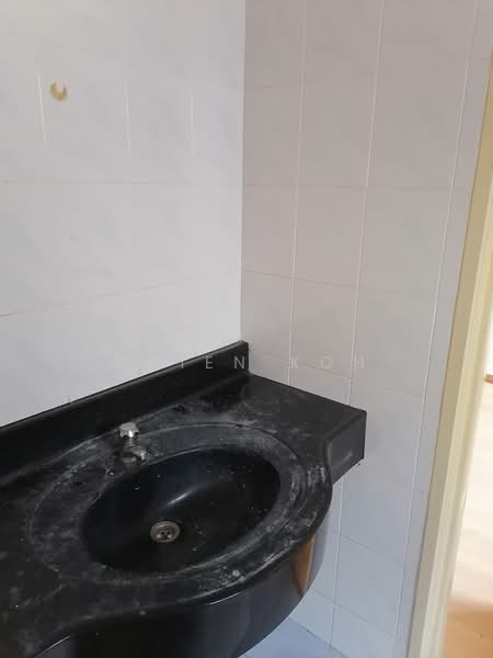 2.5-storey Terraced House for Rent in Petaling Jaya (Selangor) - Chien Koh - Bathroom - PropertyGuru.com.my
