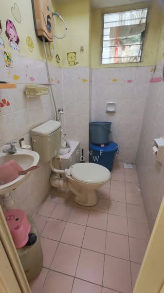 Pangsapuri untuk Dijual di Pangsapuri Lestari - Irene Tiow - Bathroom - PropertyGuru.com.my