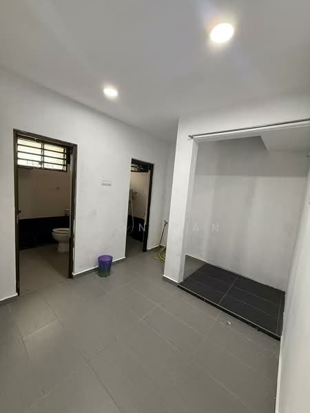 Rumah Teres 1 Tingkat untuk Dijual di Taman Johor Jaya (Johor Bahru) - Leon Tan - Bathroom - PropertyGuru.com.my