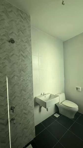Rumah Teres 2 Tingkat untuk Dijual di Taman Austin Duta (Tebrau) - Tommy Tai - Bathroom - PropertyGuru.com.my