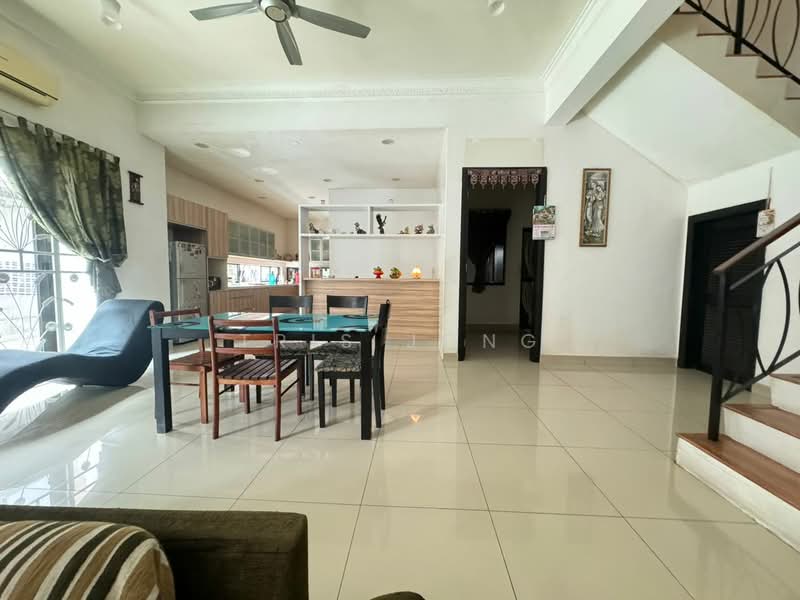 Semi-Detached House for Sale in Rawang (Selangor) - Tris Jong - Dining Room - PropertyGuru.com.my