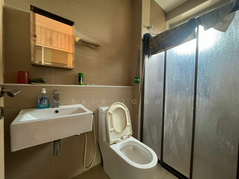 Semi-Detached House for Sale in Rawang (Selangor) - Tris Jong - Bathroom - PropertyGuru.com.my