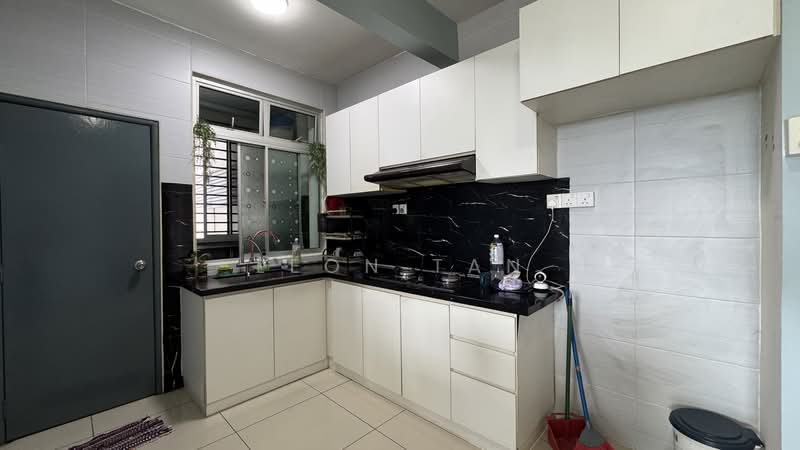 Service Residence for Rent at Larkin Heights - Leon Tan - Kitchen - PropertyGuru.com.my
