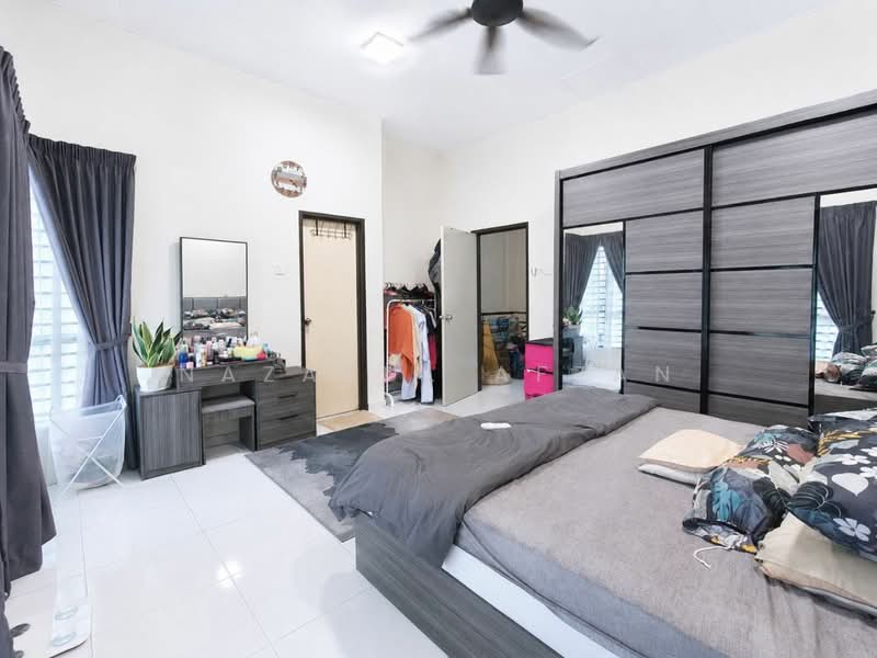 2-storey Terraced House for Sale in Seksyen 30 (Shah Alam) - Nazatul Afzan - PropertyGuru.com.my