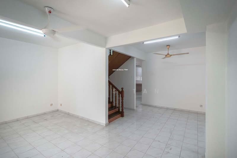 Rumah Teres 2 Tingkat untuk Dijual di Off Jalan Meru (Klang) - Vitas Tan - Living Room - PropertyGuru.com.my