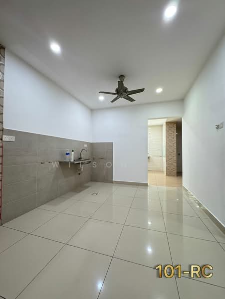 Rumah Teres 2.5 Tingkat untuk Dijual di Bandar Puteri Klang (Klang) - Wilson Ng - Kitchen - PropertyGuru.com.my