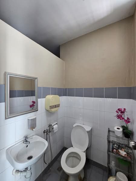 Pejabat untuk Dijual di Kota Kinabalu (Sabah) - Vui Onn Liaw - Bathroom - PropertyGuru.com.my
