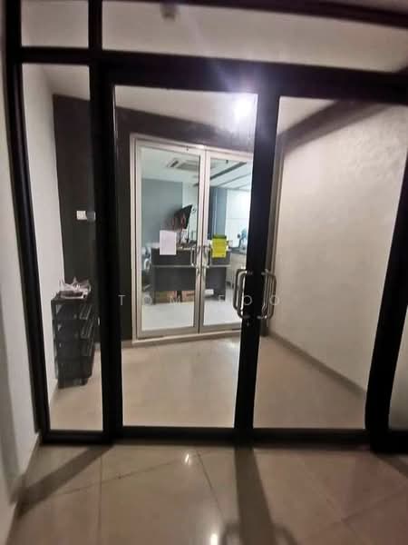 Kedai / Pejabat untuk Dijual di Puchong (Selangor) - Tom Foo - Entrance - PropertyGuru.com.my