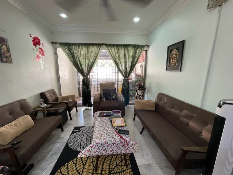 Rumah Teres 2 Tingkat untuk Dijual di Puchong (Selangor) - Farah Rasul - Living Room - PropertyGuru.com.my