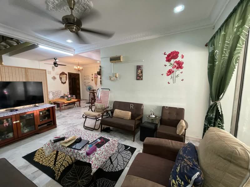 Rumah Teres 2 Tingkat untuk Dijual di Puchong (Selangor) - Farah Rasul - Living Room - PropertyGuru.com.my