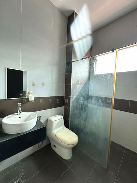 Rumah Berkembar untuk Dijual di Bukit Panchor (Nibong Tebal) - Darren Cham - Bathroom - PropertyGuru.com.my
