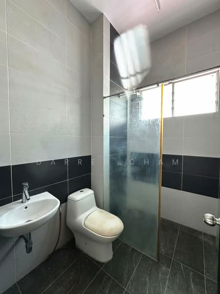 Rumah Berkembar untuk Dijual di Bukit Panchor (Nibong Tebal) - Darren Cham - Bathroom - PropertyGuru.com.my