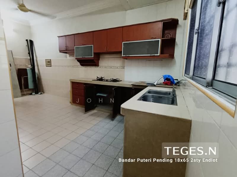 Rumah Teres 2 Tingkat untuk Dijual di Bandar Puteri Klang (Klang) - John Tee - Kitchen - PropertyGuru.com.my