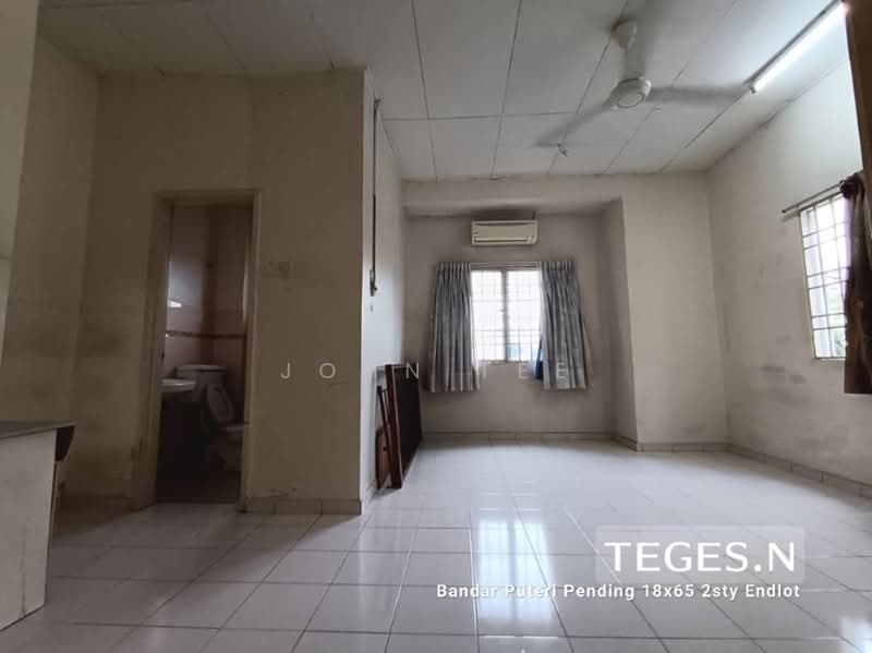 Rumah Teres 2 Tingkat untuk Dijual di Bandar Puteri Klang (Klang) - John Tee - Living Room - PropertyGuru.com.my