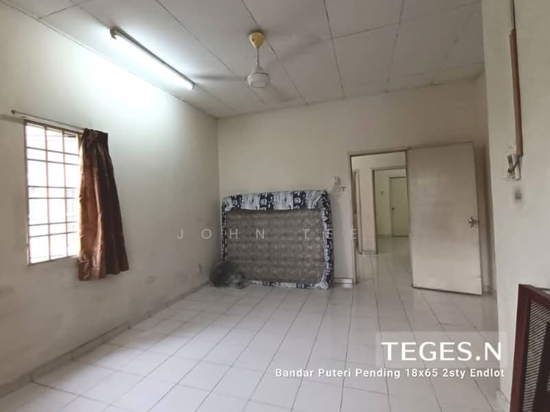 Rumah Teres 2 Tingkat untuk Dijual di Bandar Puteri Klang (Klang) - John Tee - Living Room - PropertyGuru.com.my