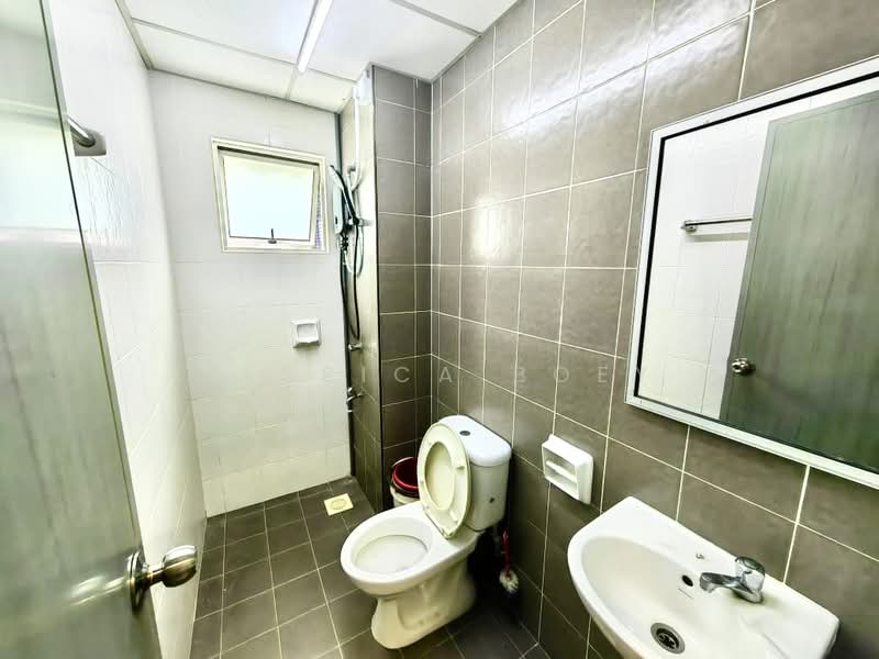 Service Residence for Sale at SuriaMas Suites - Jessica Boey - Bathroom - PropertyGuru.com.my