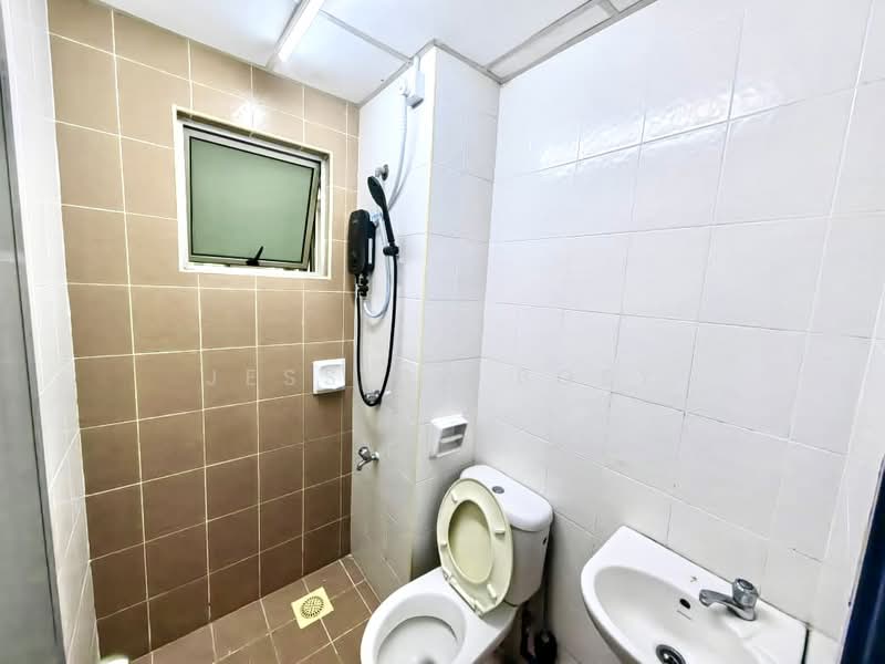 Service Residence for Sale at SuriaMas Suites - Jessica Boey - Bathroom - PropertyGuru.com.my