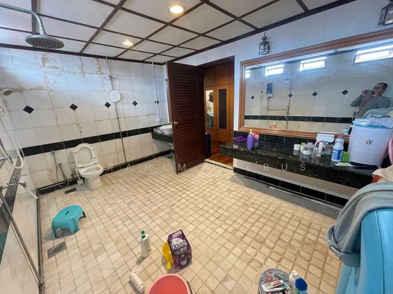 Rumah Banglo untuk Dijual di Shah Alam (Selangor) - Ibrahim Iderus - Bathroom - PropertyGuru.com.my