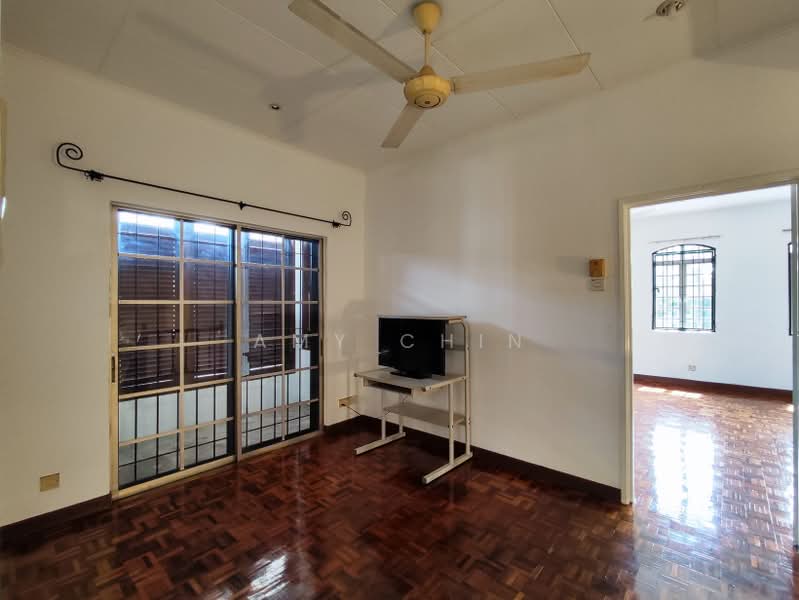 Semi-Detached House for Rent in Bandar Kinrara Seksyen 5 (Bandar Kinrara) - Amy Chin - Living Room - PropertyGuru.com.my