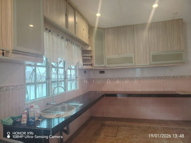 2-storey Terraced House for Sale in Taman Alamanda (Senawang) - Rohani Daud - Kitchen - PropertyGuru.com.my