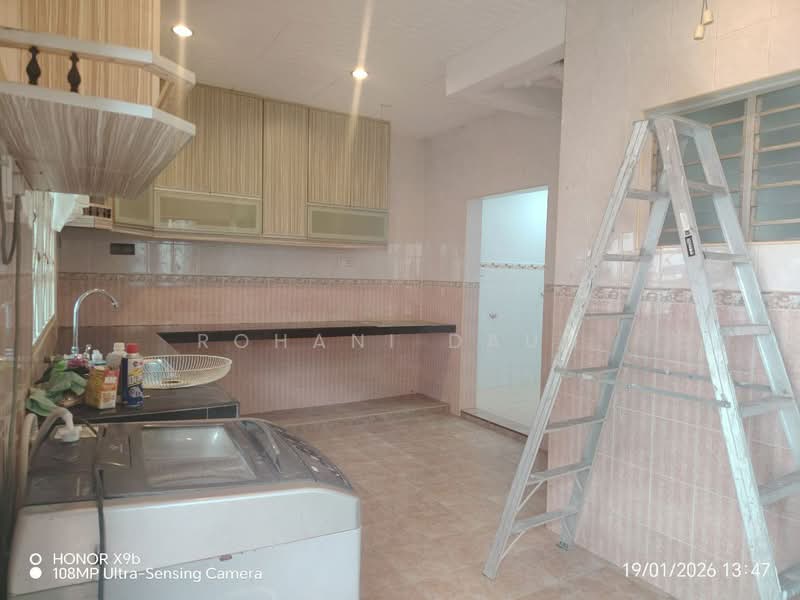 2-storey Terraced House for Sale in Taman Alamanda (Senawang) - Rohani Daud - Kitchen - PropertyGuru.com.my