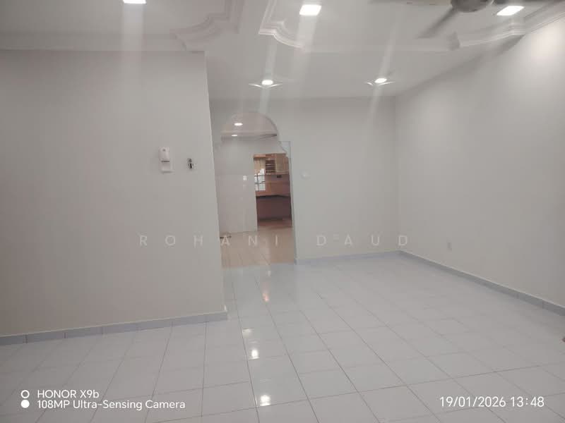 2-storey Terraced House for Sale in Taman Alamanda (Senawang) - Rohani Daud - Living Room - PropertyGuru.com.my