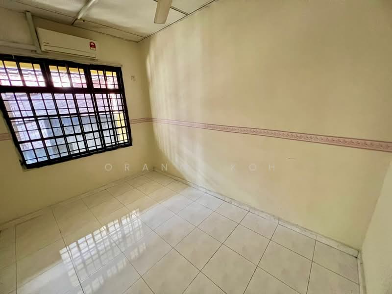 1.5-storey Terraced House for Sale in Taman Pelangi Indah (Ulu Tiram) - Orange Koh - PropertyGuru.com.my