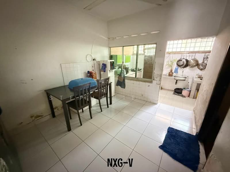 Rumah Teres 2 Tingkat untuk Dijual di Taman Saujana (Klang) - Stephanie Lim - Kitchen - PropertyGuru.com.my