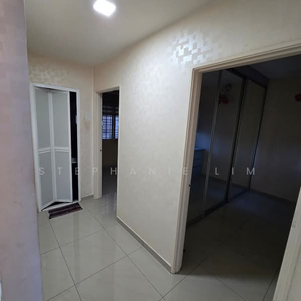 Apartment for Rent at Kemuning Aman - Stephanie Lim - Corridor - PropertyGuru.com.my